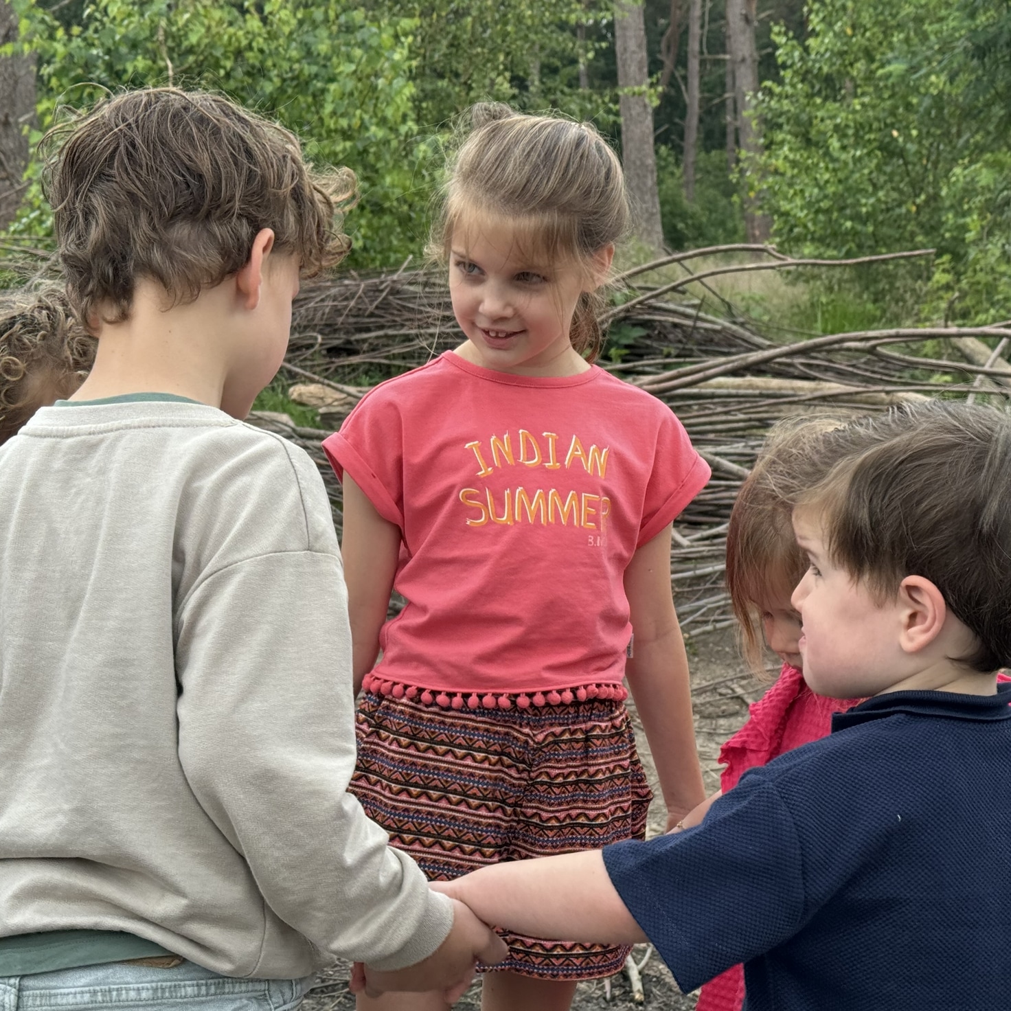 Kinderen in het bos